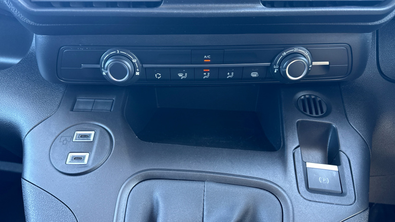 Peugeot Partner Standard Diesel 1.5 BlueHDi 100 Professional Van